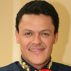 Contratar a PEDRO FERNANDEZ